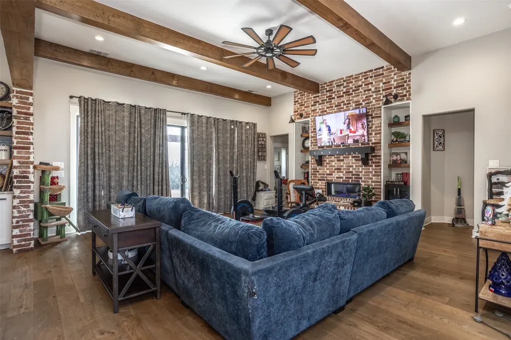 1205 Northshore Lane Valley View TX 76272