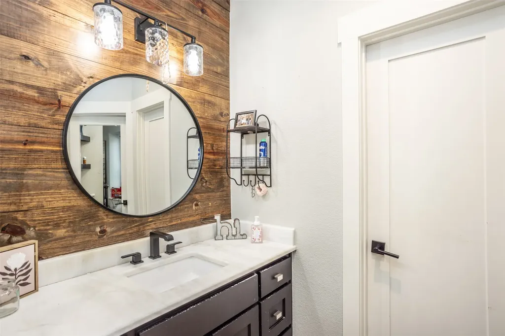 1205 Northshore Lane Valley View TX 76272