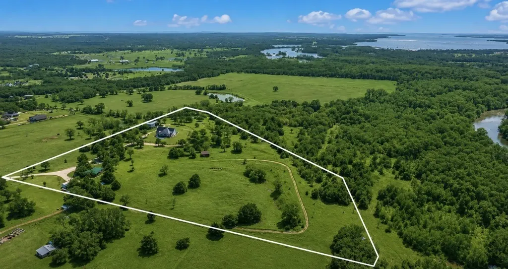 1205 Northshore Lane Valley View TX 76272