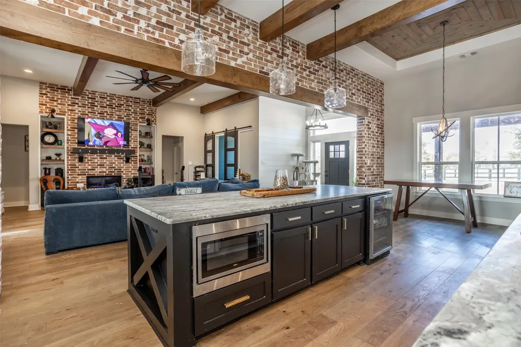 1205 Northshore Lane Valley View TX 76272