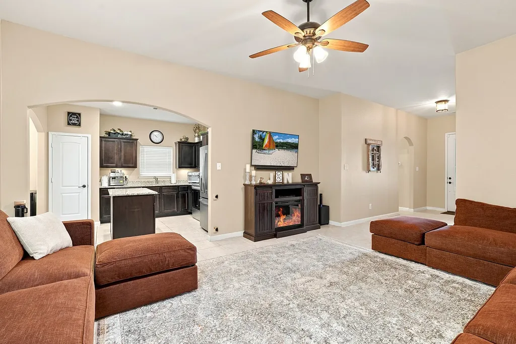 5017 Beaver Creek Avenue Denton TX 76207