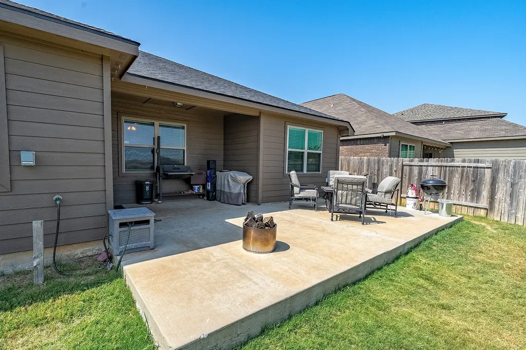 5017 Beaver Creek Avenue Denton TX 76207