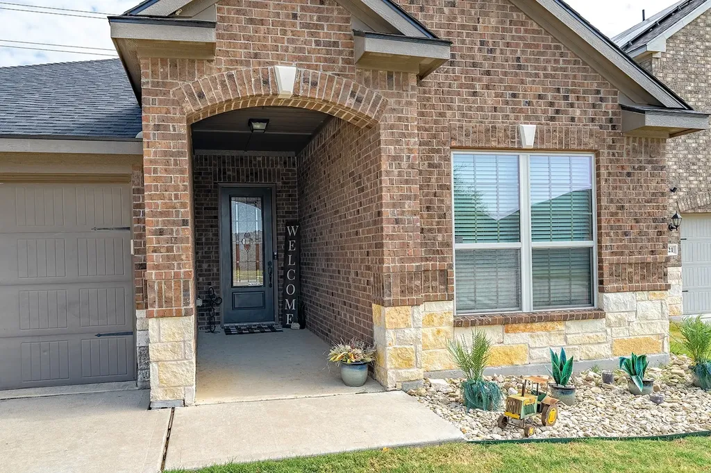 5017 Beaver Creek Avenue Denton TX 76207
