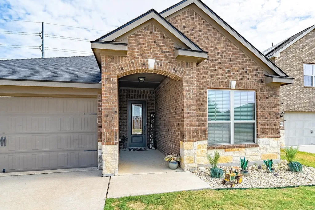 5017 Beaver Creek Avenue Denton TX 76207