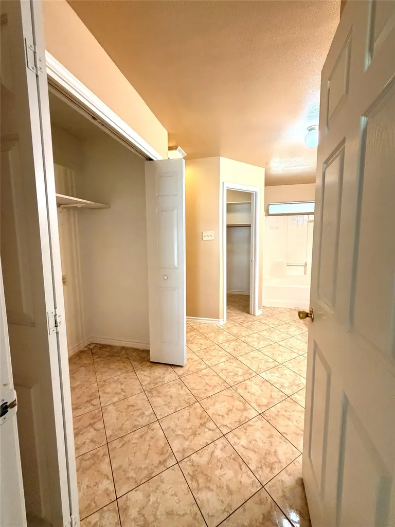 2616 18th Street W Irving TX 75060