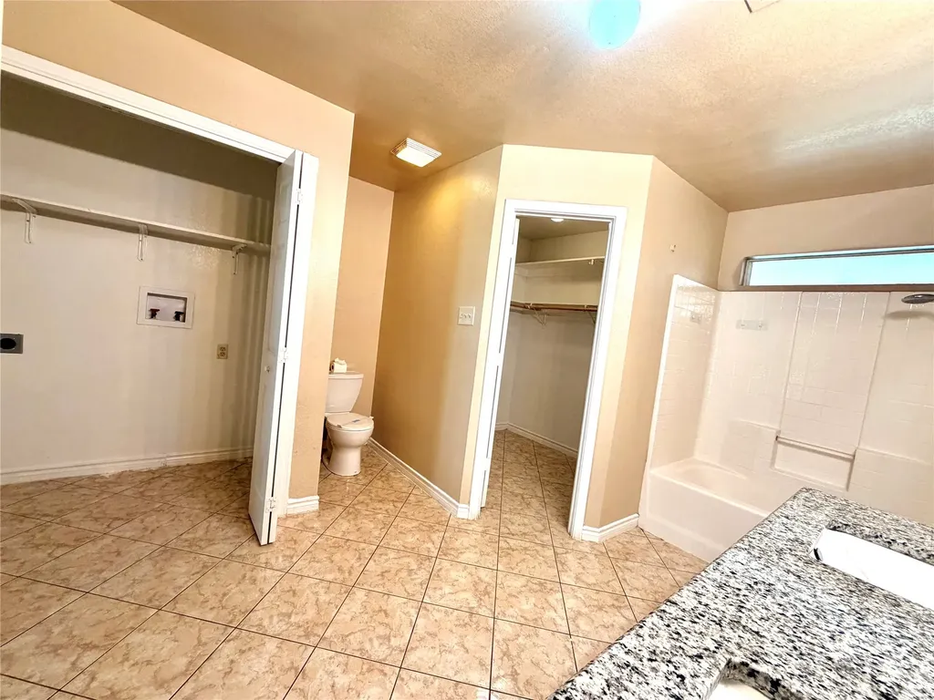 2616 18th Street W Irving TX 75060