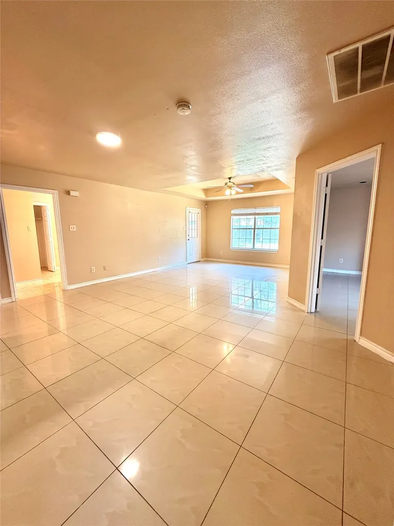 2616 18th Street W Irving TX 75060