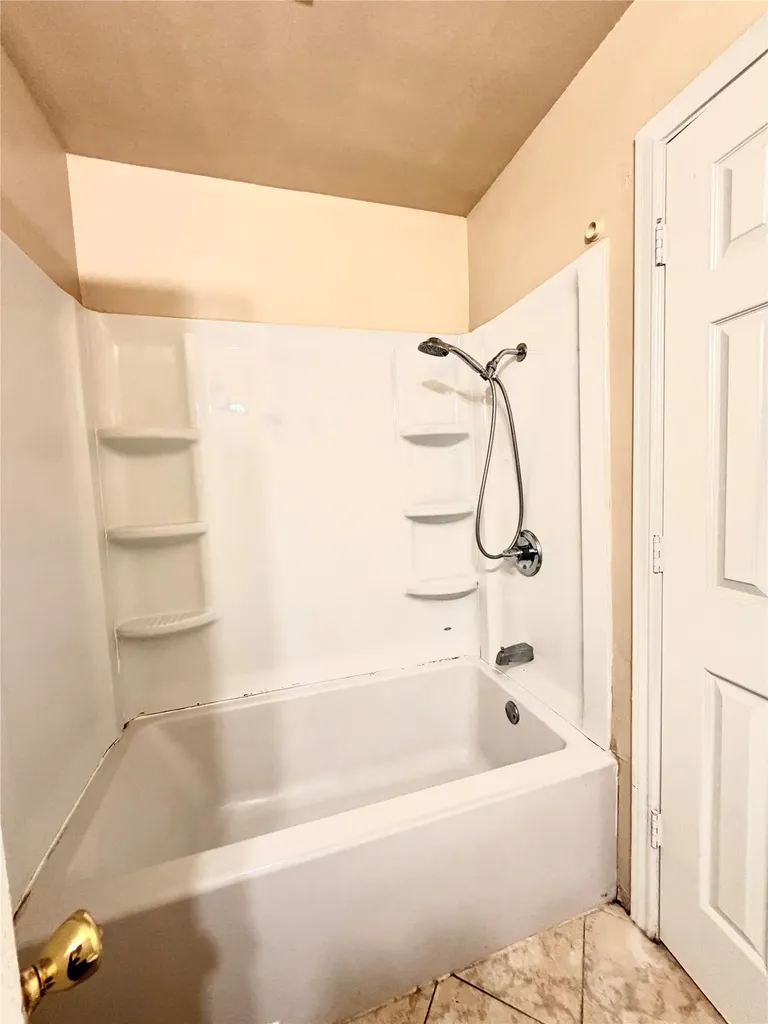 2616 18th Street W Irving TX 75060