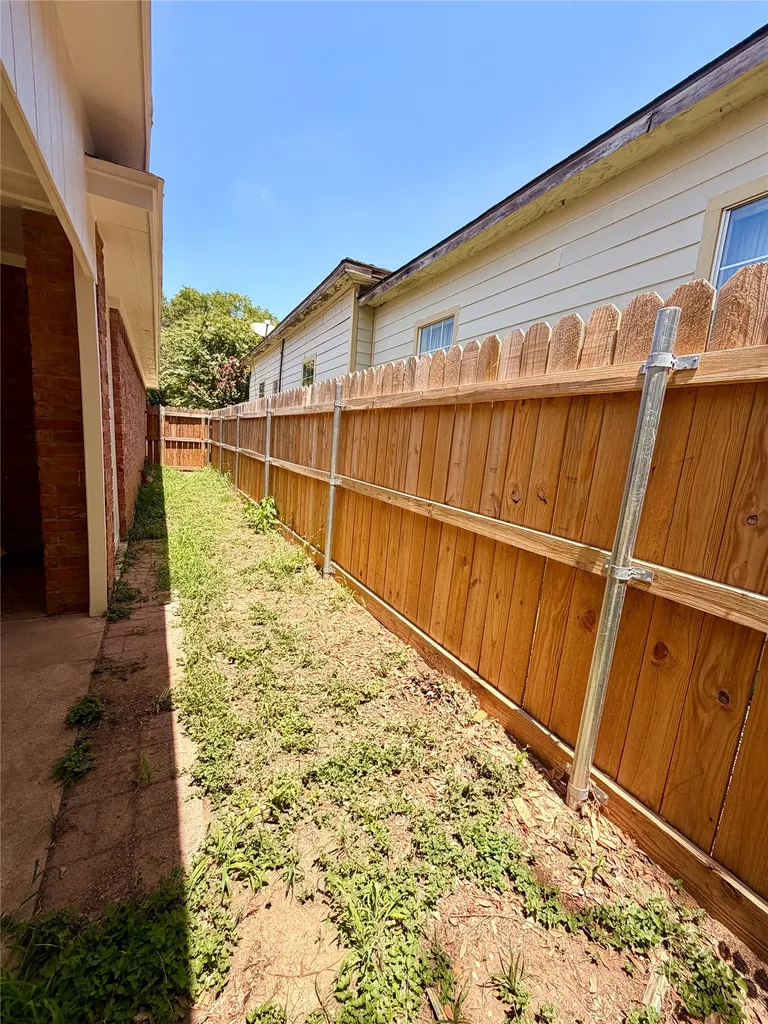 2616 18th Street W Irving TX 75060