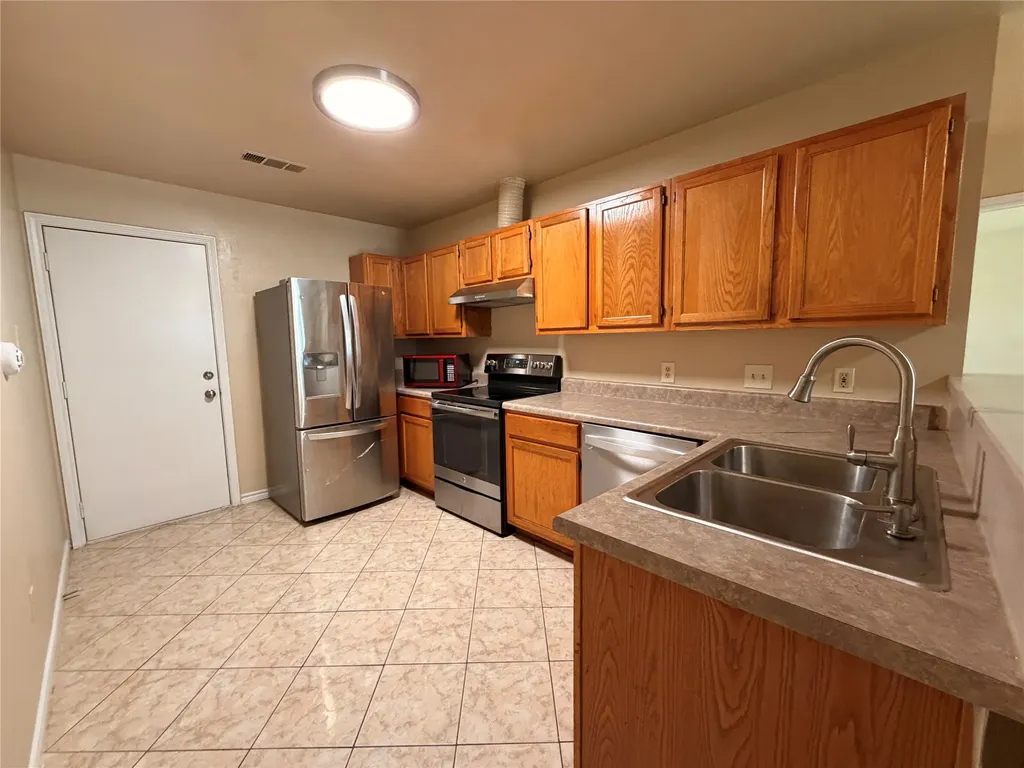 2616 18th Street W Irving TX 75060