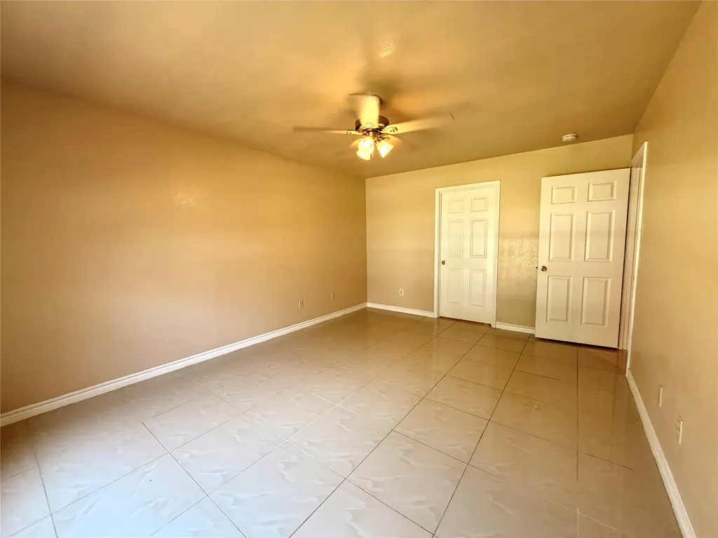 2616 18th Street W Irving TX 75060