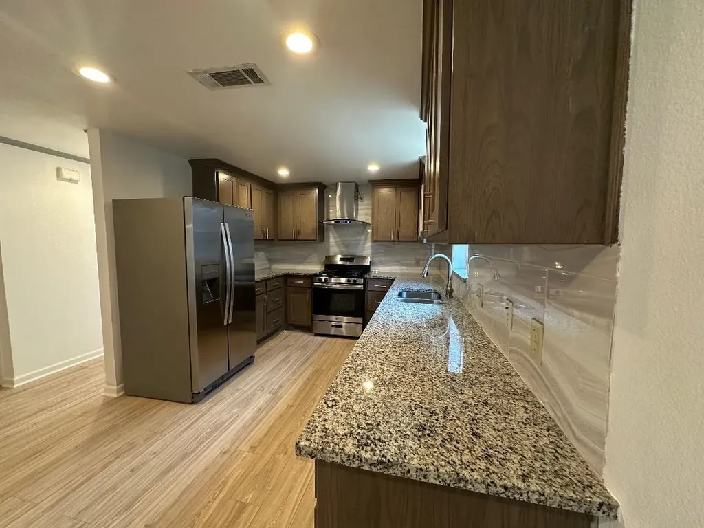 532 Oak Grove Lane Coppell TX 75019