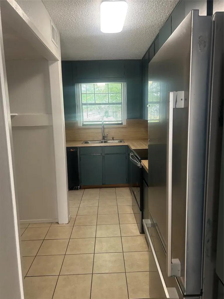 513 S Beverly Street Crowley TX 76036