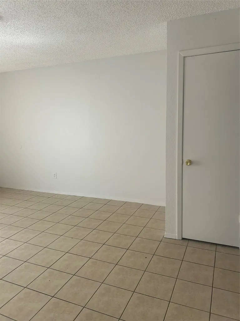 513 S Beverly Street Crowley TX 76036