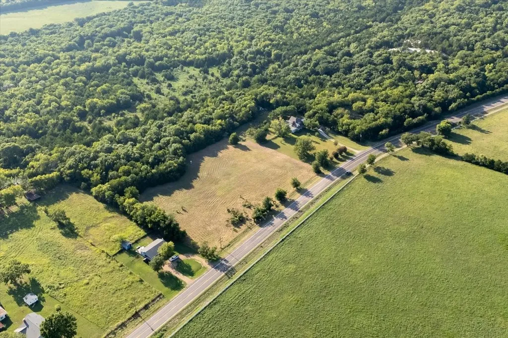 7472 State Hwy78 Bonham TX 75418