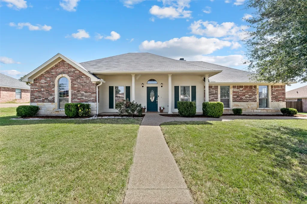 493 Rio Bonito Drive Robinson TX 76706