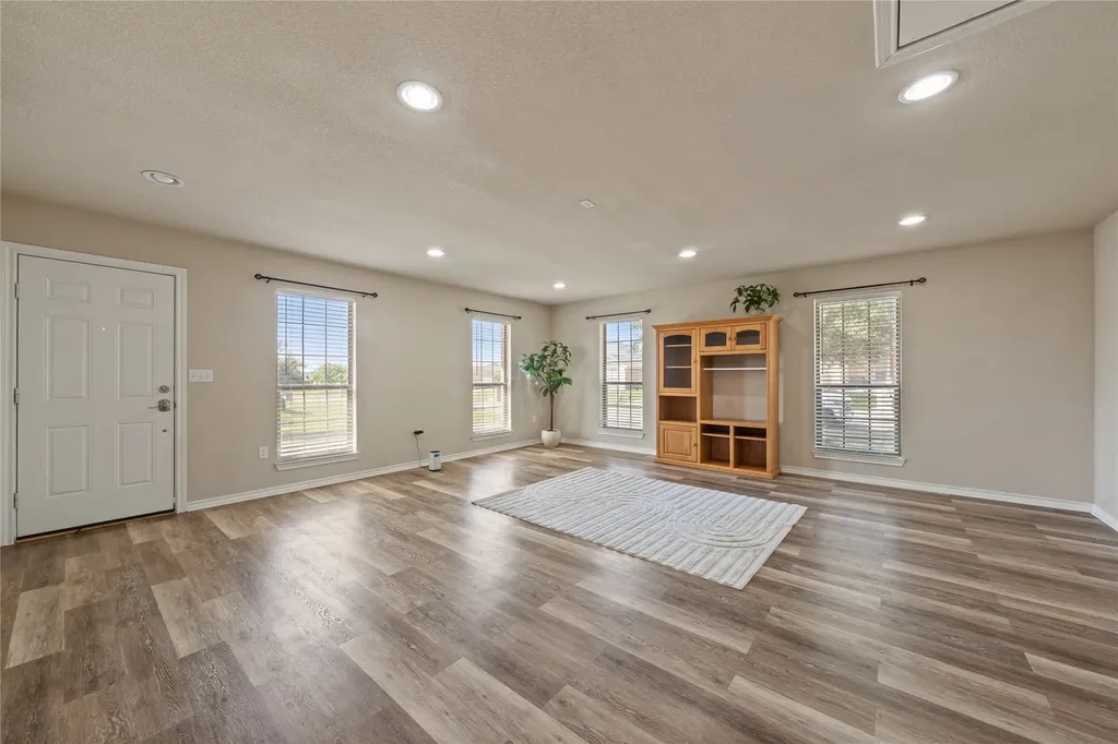 493 Rio Bonito Drive Robinson TX 76706