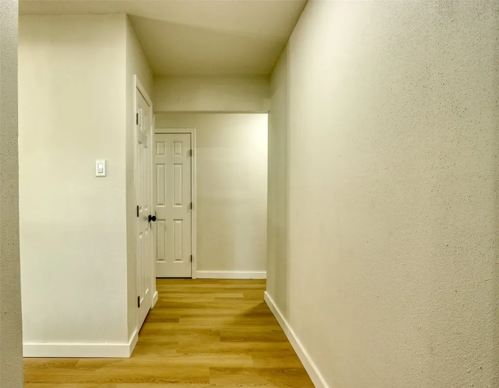 729 Oakwood Avenue Hurst TX 76053