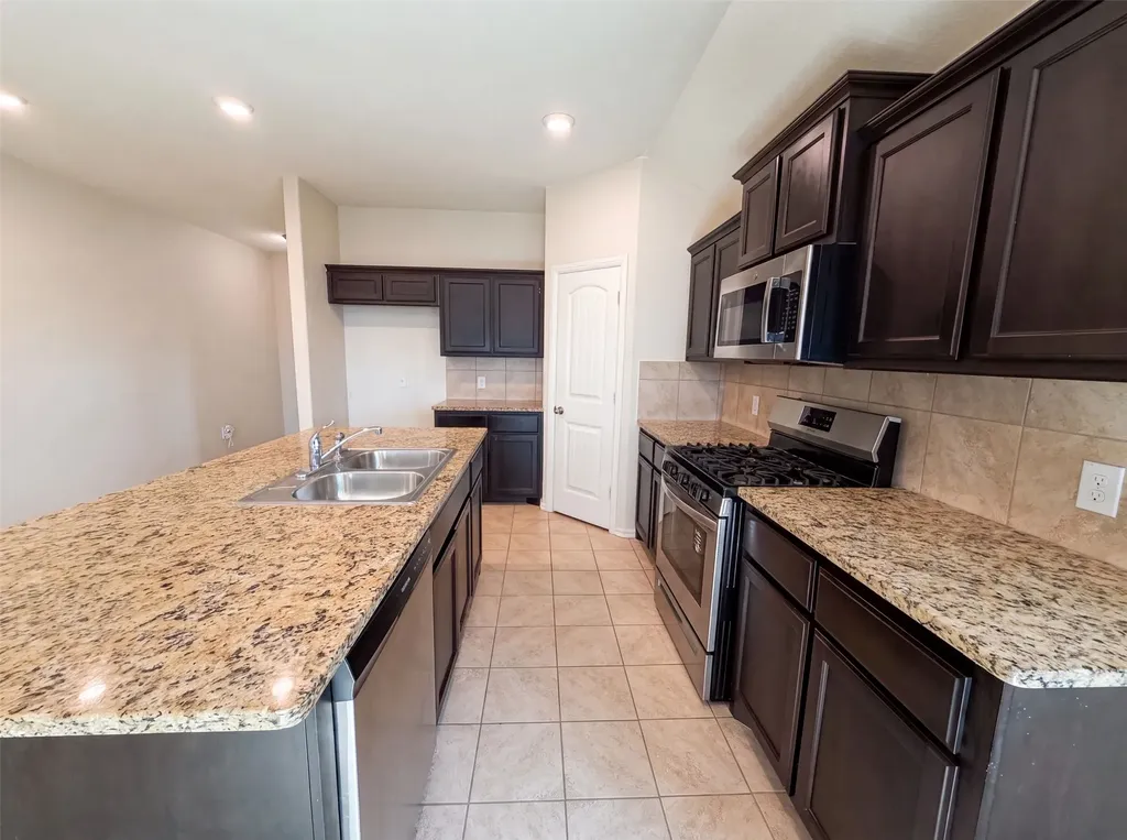 6337 Pontoon Street Fort Worth TX 76179