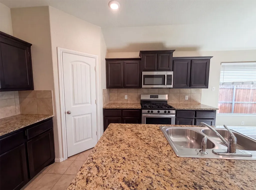 6337 Pontoon Street Fort Worth TX 76179