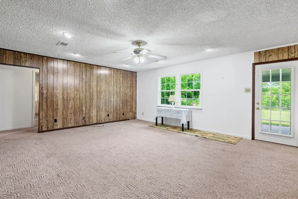 450 Rs County Road 4480 Point TX 75472