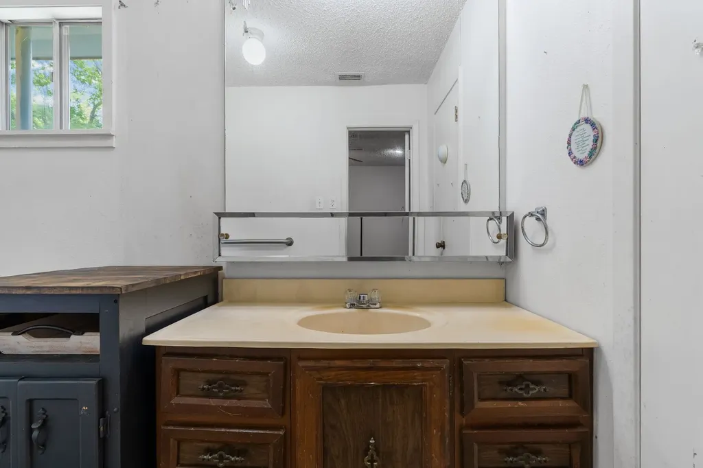 450 Rs County Road 4480 Point TX 75472
