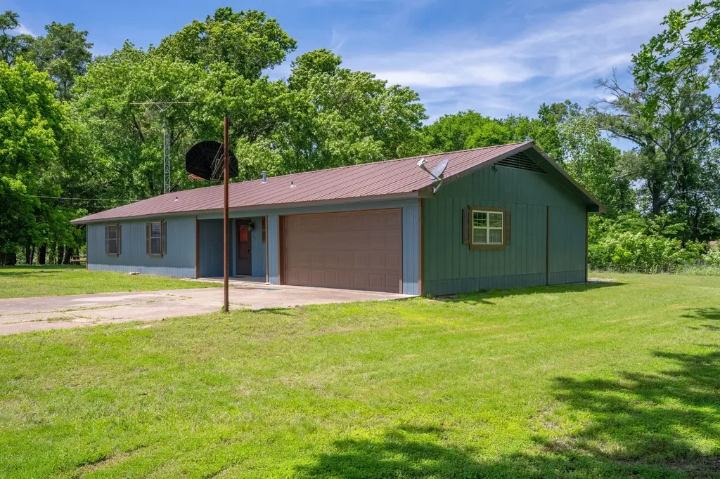 450 Rs County Road 4480 Point TX 75472