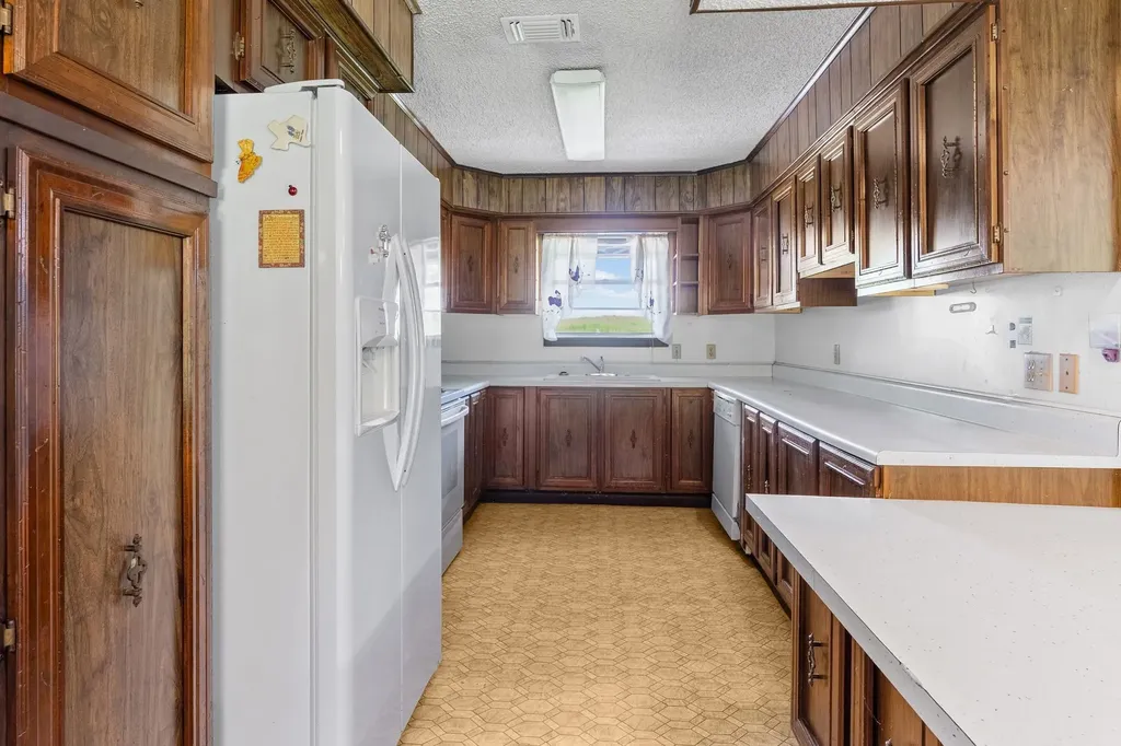 450 Rs County Road 4480 Point TX 75472