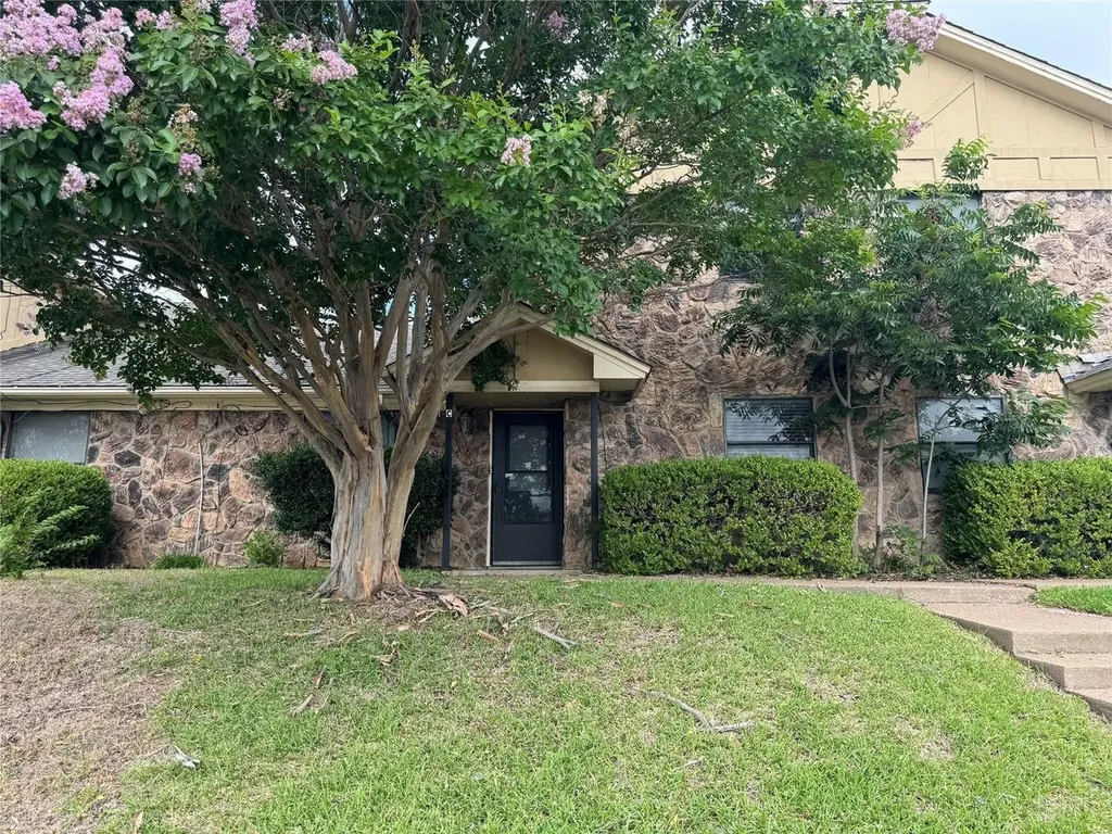 2721 Hurstview Drive Hurst TX 76054