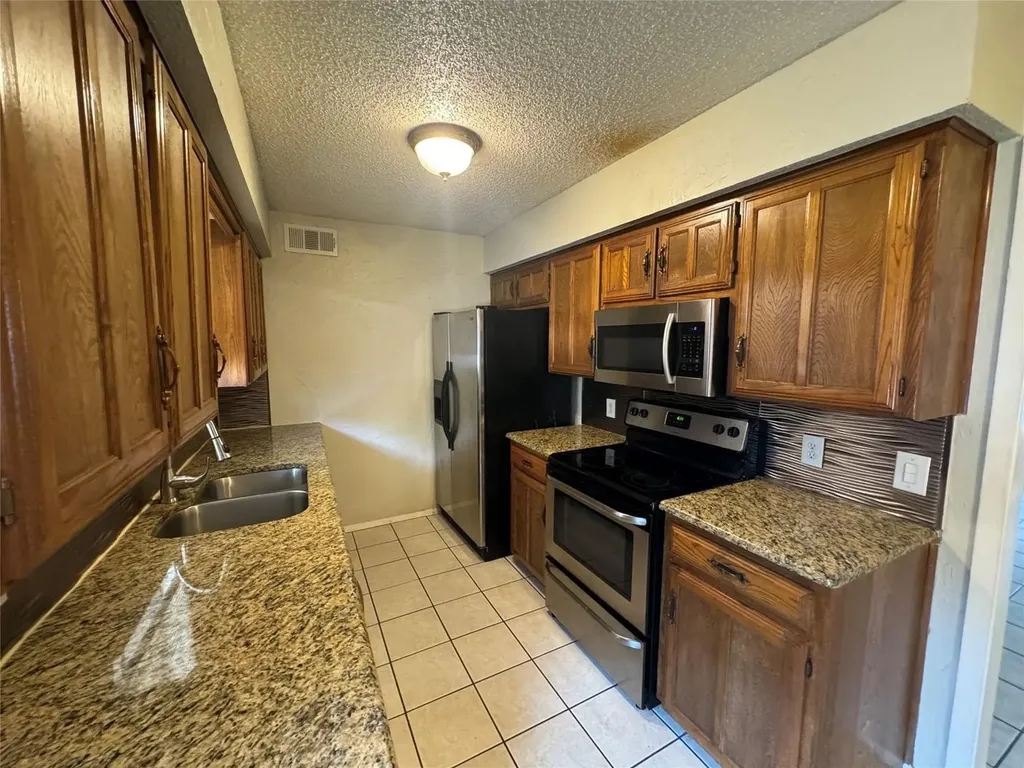 2721 Hurstview Drive Hurst TX 76054