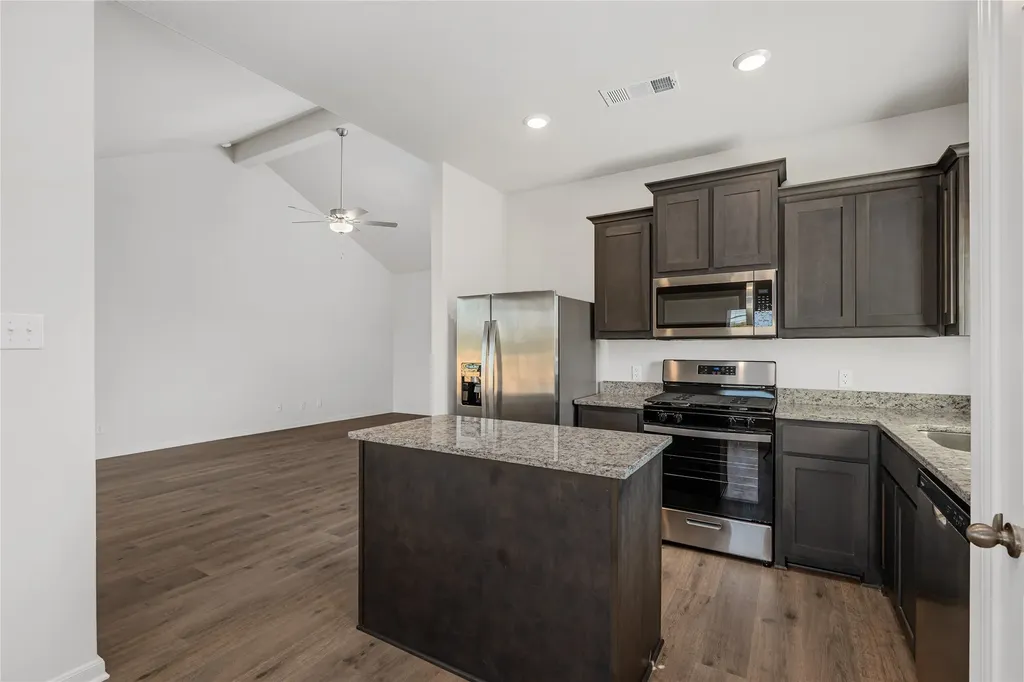 904 Cawthorne Trail Fort Worth TX 76108