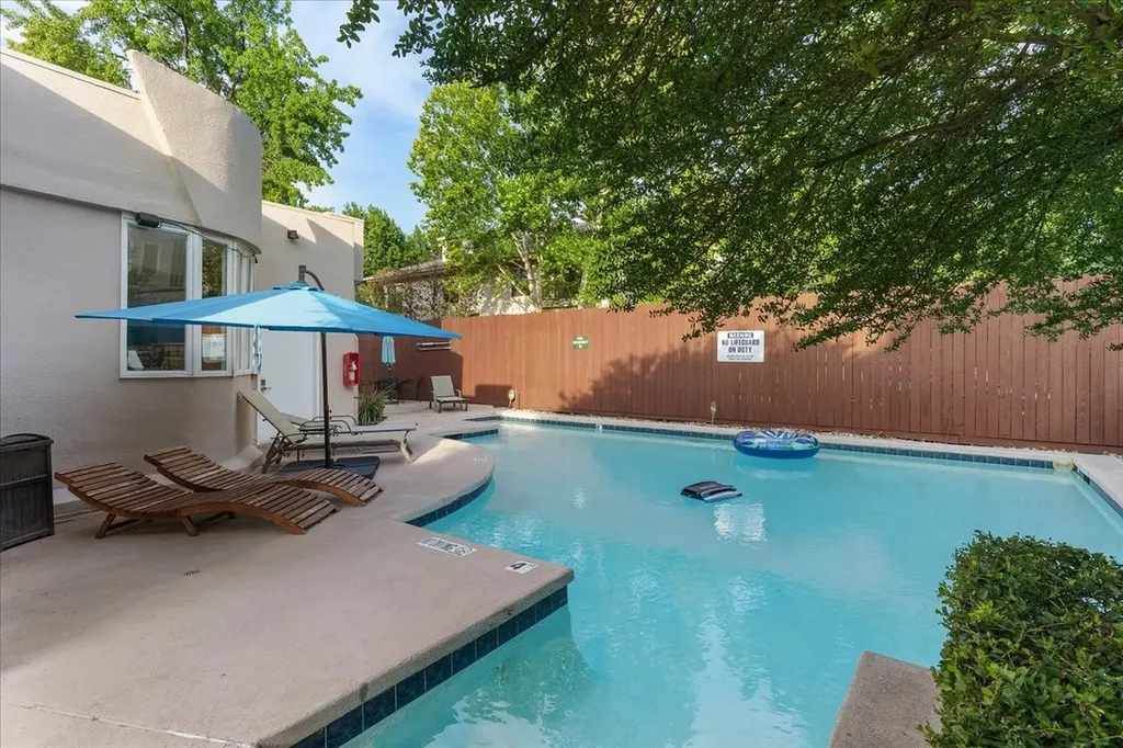 4040 Avondale Avenue Dallas TX 75219