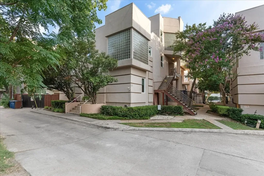 4040 Avondale Avenue Dallas TX 75219