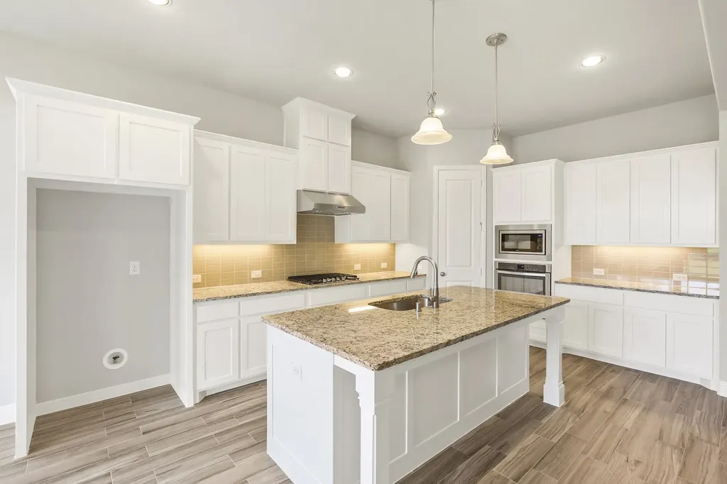 8336 Richmond The Colony TX 75056