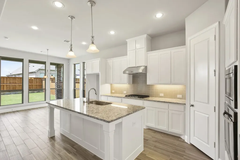 8336 Richmond The Colony TX 75056