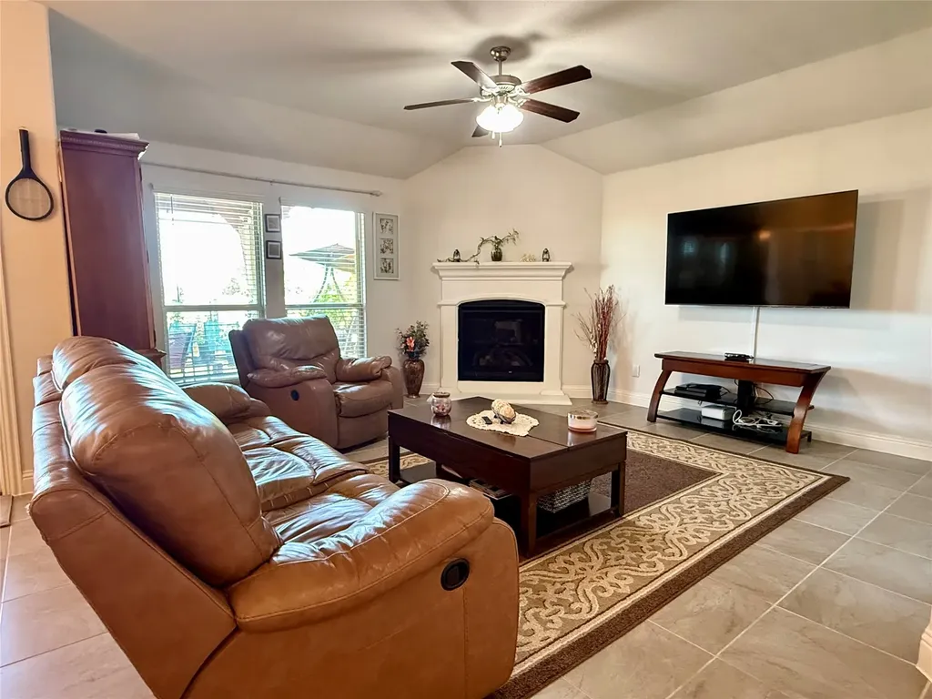 2704 Ainsworth Road Aubrey TX 76227