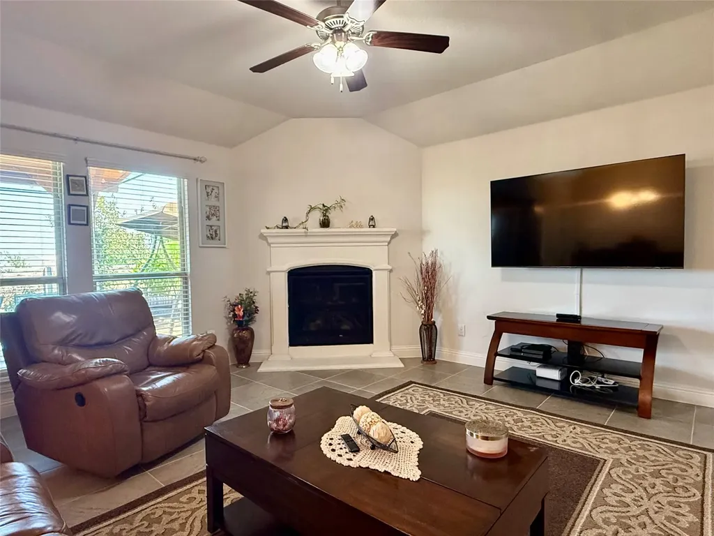2704 Ainsworth Road Aubrey TX 76227