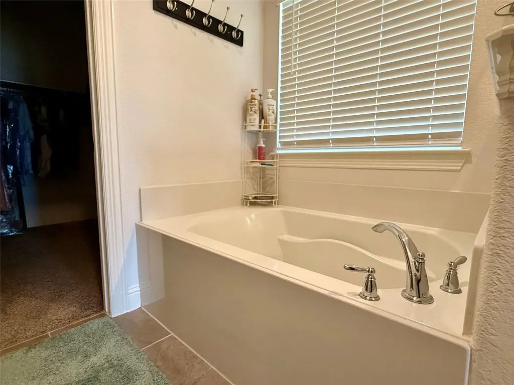 2704 Ainsworth Road Aubrey TX 76227