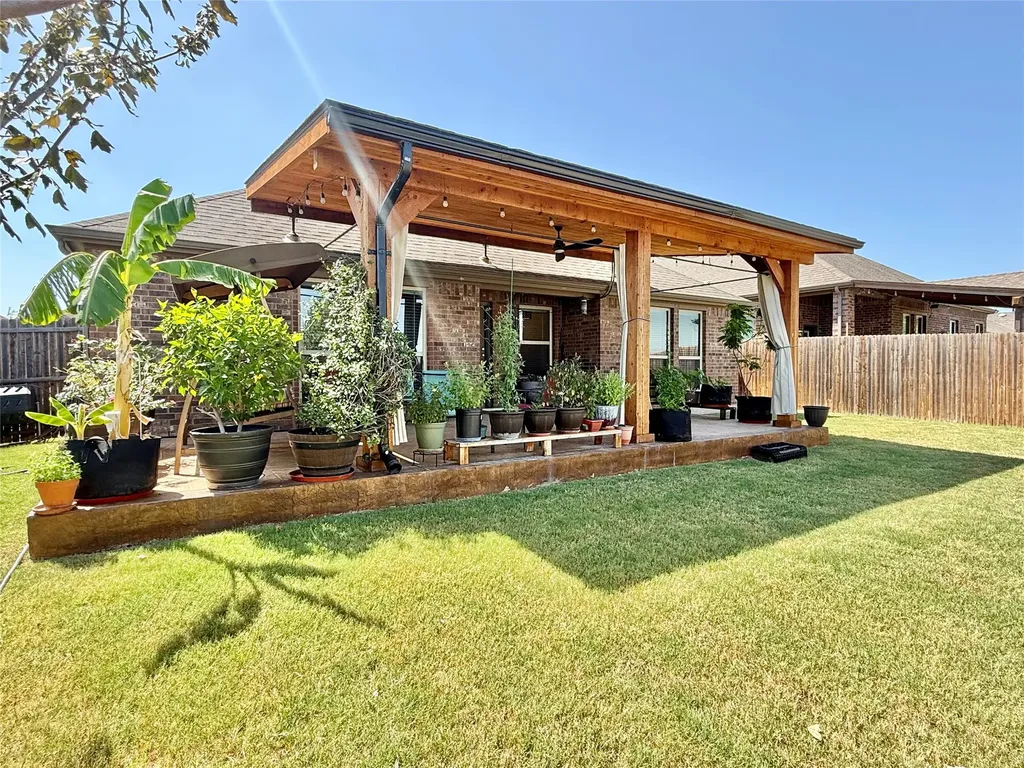 2704 Ainsworth Road Aubrey TX 76227