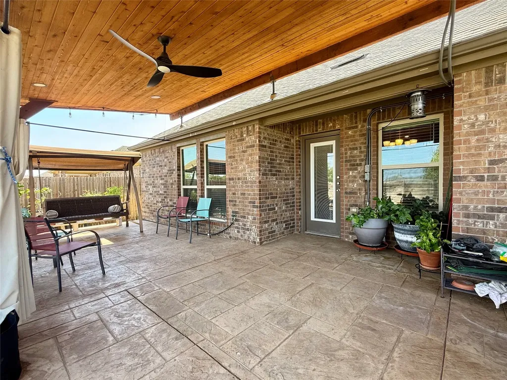 2704 Ainsworth Road Aubrey TX 76227