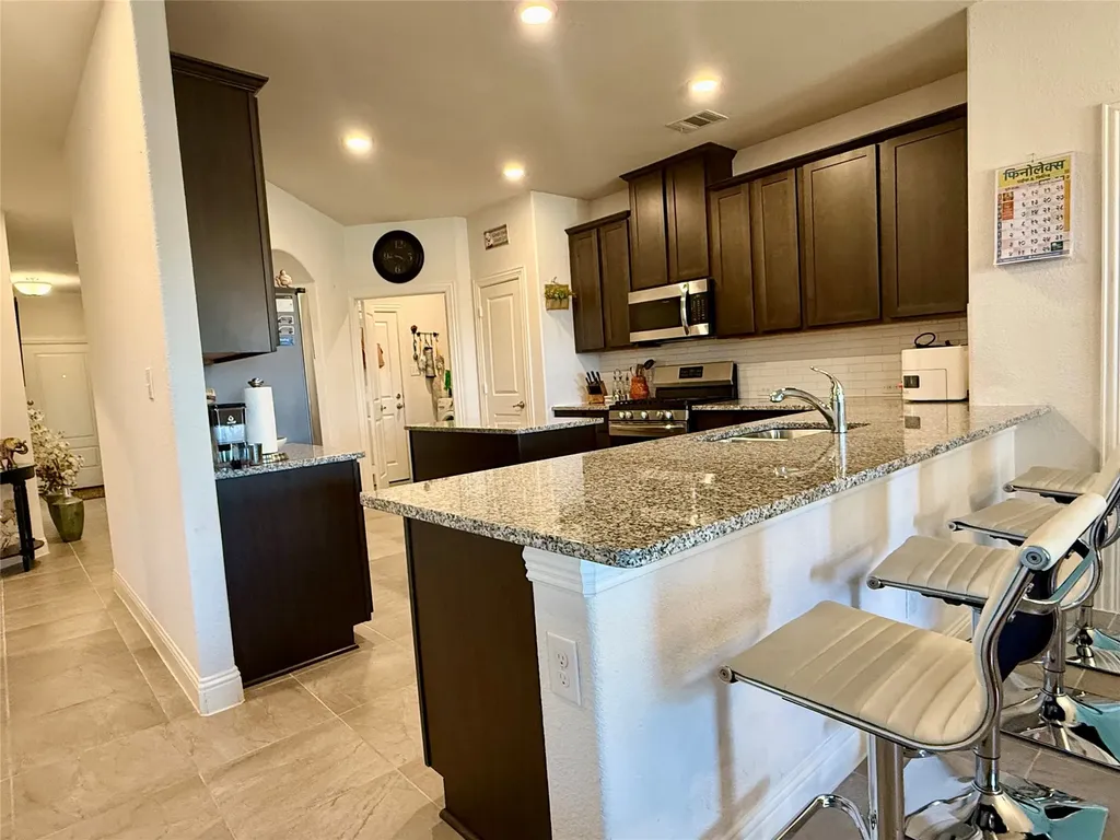 2704 Ainsworth Road Aubrey TX 76227