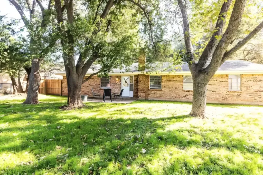 421 Apple Blossom Lane Hurst TX 76053