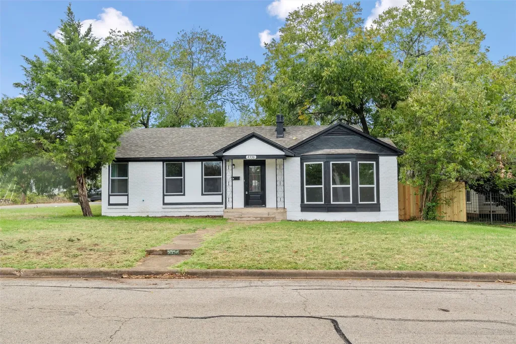 2336 Glencrest Drive Fort Worth TX 76119