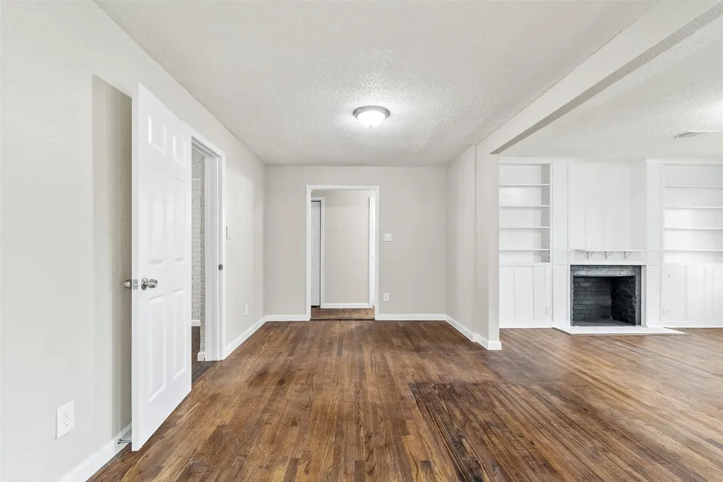 2336 Glencrest Drive Fort Worth TX 76119
