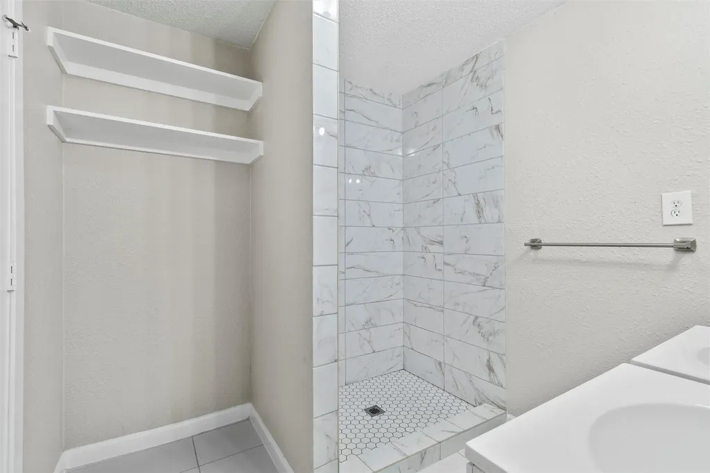 2336 Glencrest Drive Fort Worth TX 76119