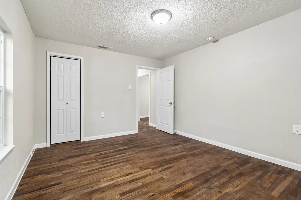 2336 Glencrest Drive Fort Worth TX 76119