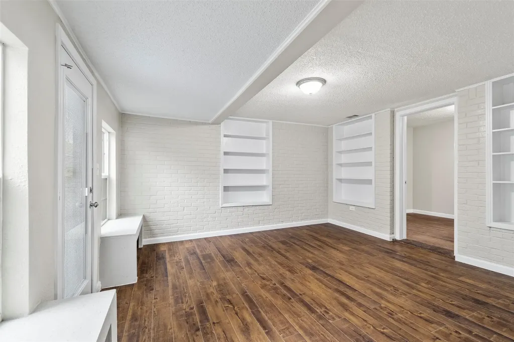 2336 Glencrest Drive Fort Worth TX 76119