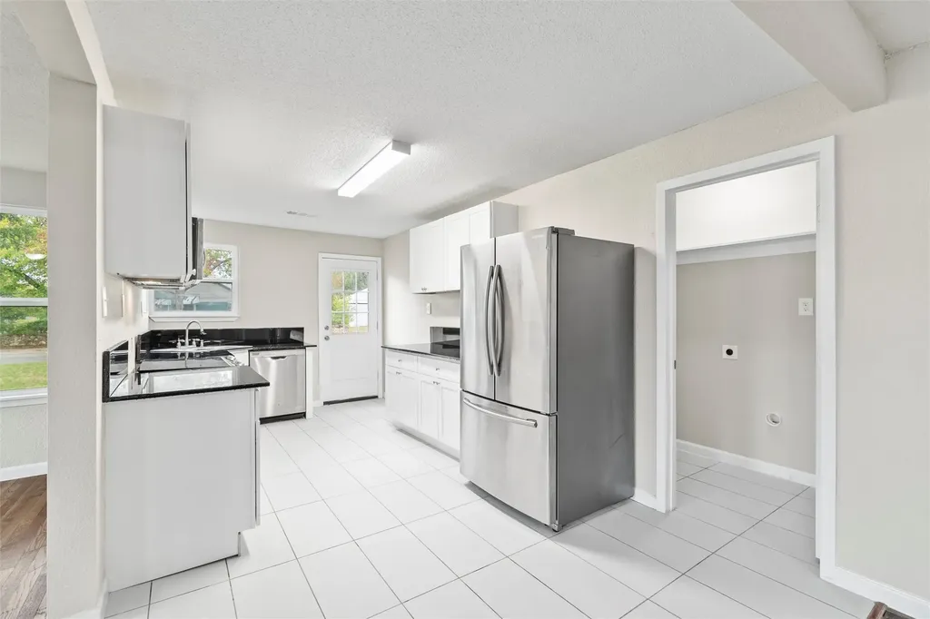 2336 Glencrest Drive Fort Worth TX 76119