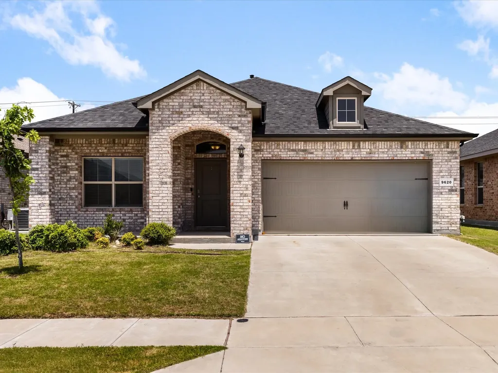 9620 Hickory Knob Drive Fort Worth TX 76108