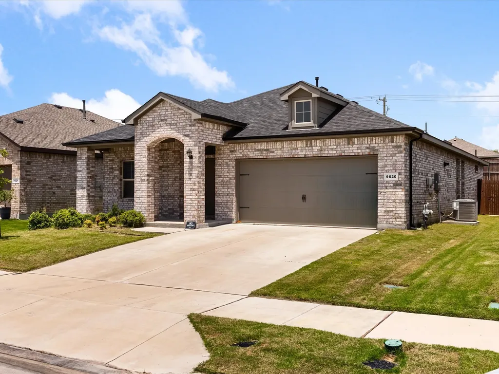 9620 Hickory Knob Drive Fort Worth TX 76108
